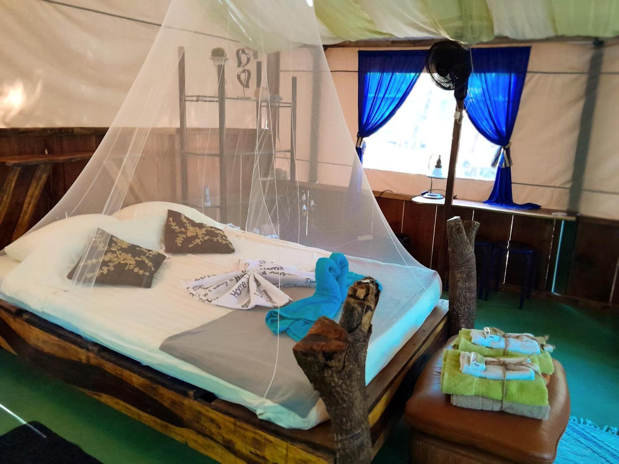 Fully Furnished Family Jungle Tent, Latino Glamping Paquera Hotel Bagian luar foto