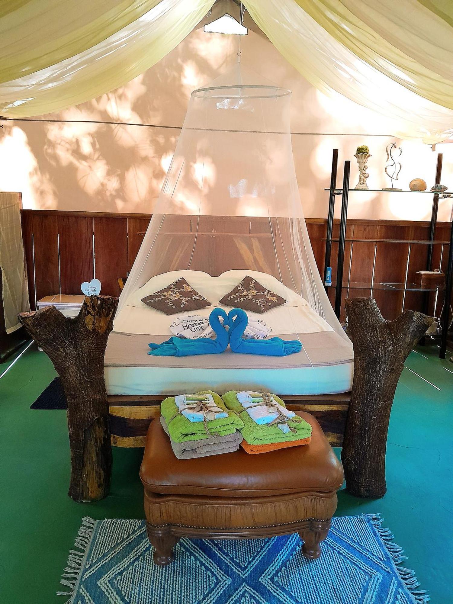 Fully Furnished Family Jungle Tent, Latino Glamping Paquera Bagian luar foto